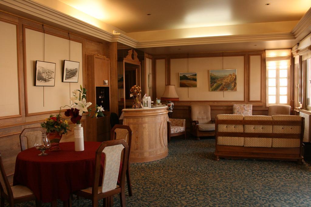 Logis Hotel Galland Lapalisse Exterior photo